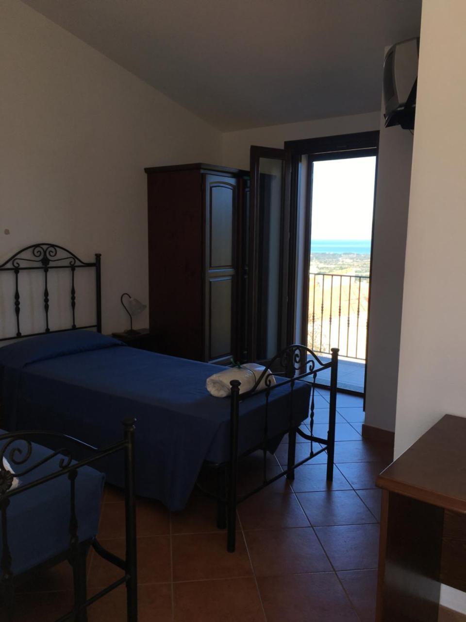 Bed Sandalia Badesi Exterior foto